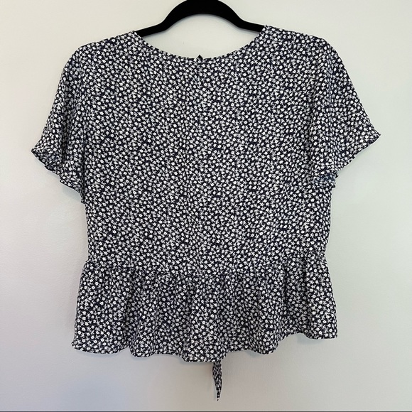 Flower Butterfly Sleeve Plunging Peplum Blouse - Picture 5 of 12